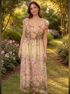 🌸Floral Square-Neck Maxi Dress in Cream and Pink🌸